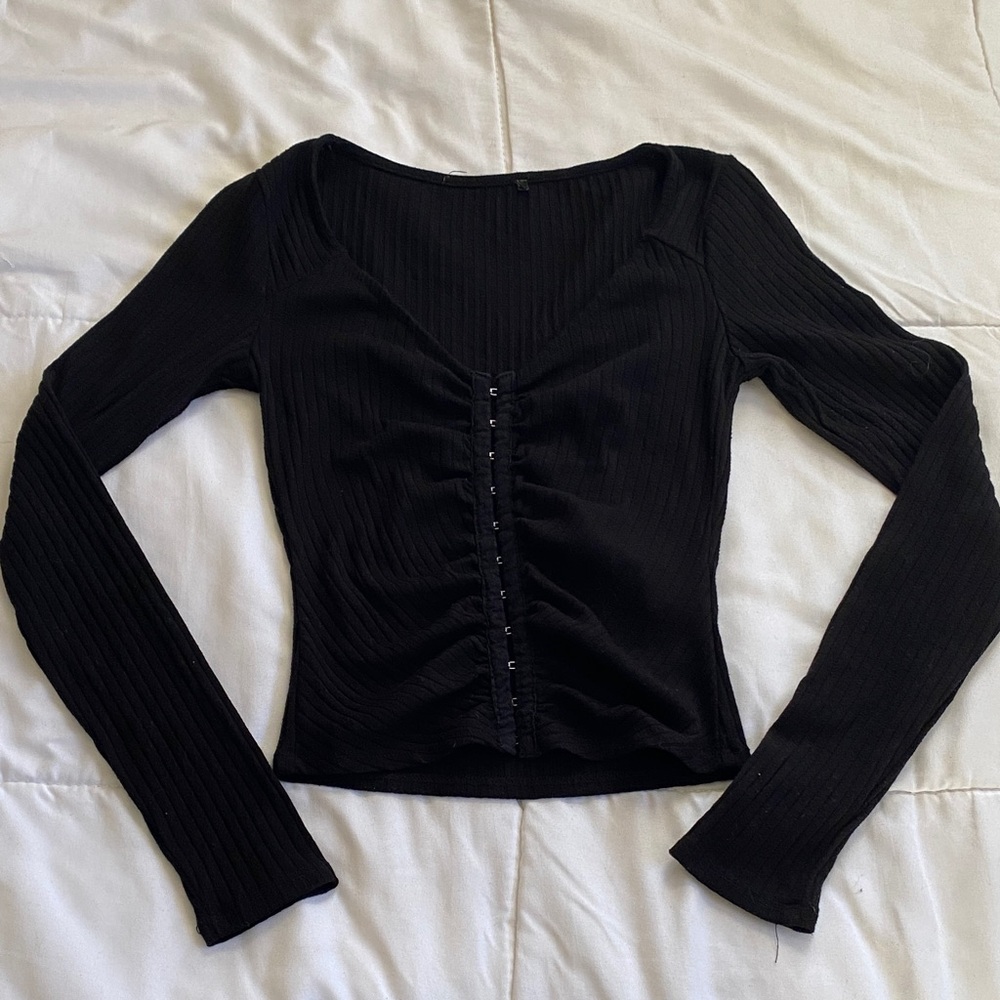 Women's Black Ribbed Long-Sleeve Hook-and-Eye Top